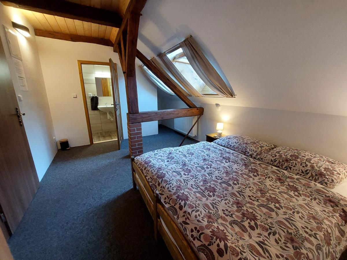 Hotel Penzion Staré Purkartice Hostalkovy Esterno foto