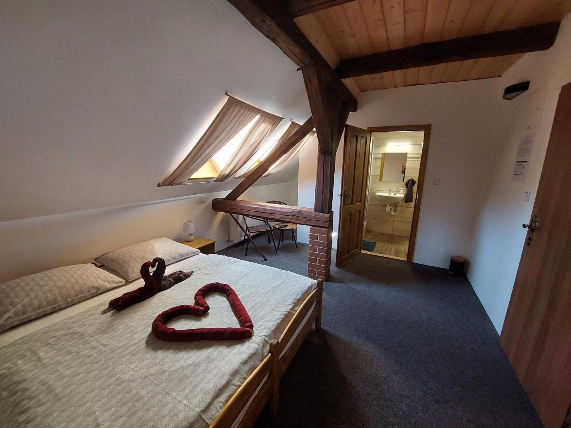 Hotel Penzion Staré Purkartice Hostalkovy Esterno foto
